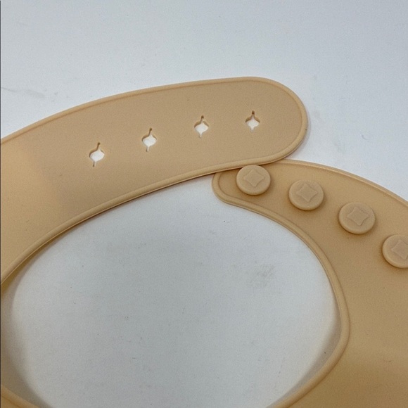 Baby Barn Silicone Bibs Set of 2 easy to wash - Picture 5 of 6